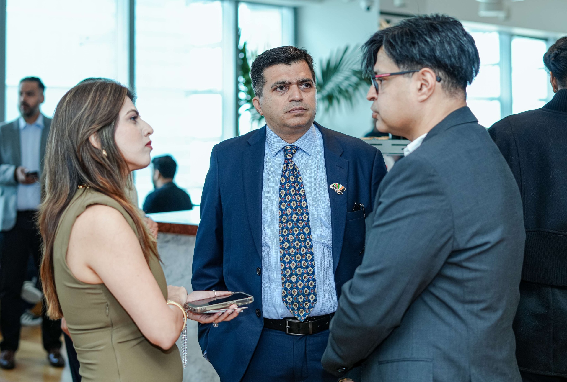 Investors and leaders in conversation at an Encubay forum