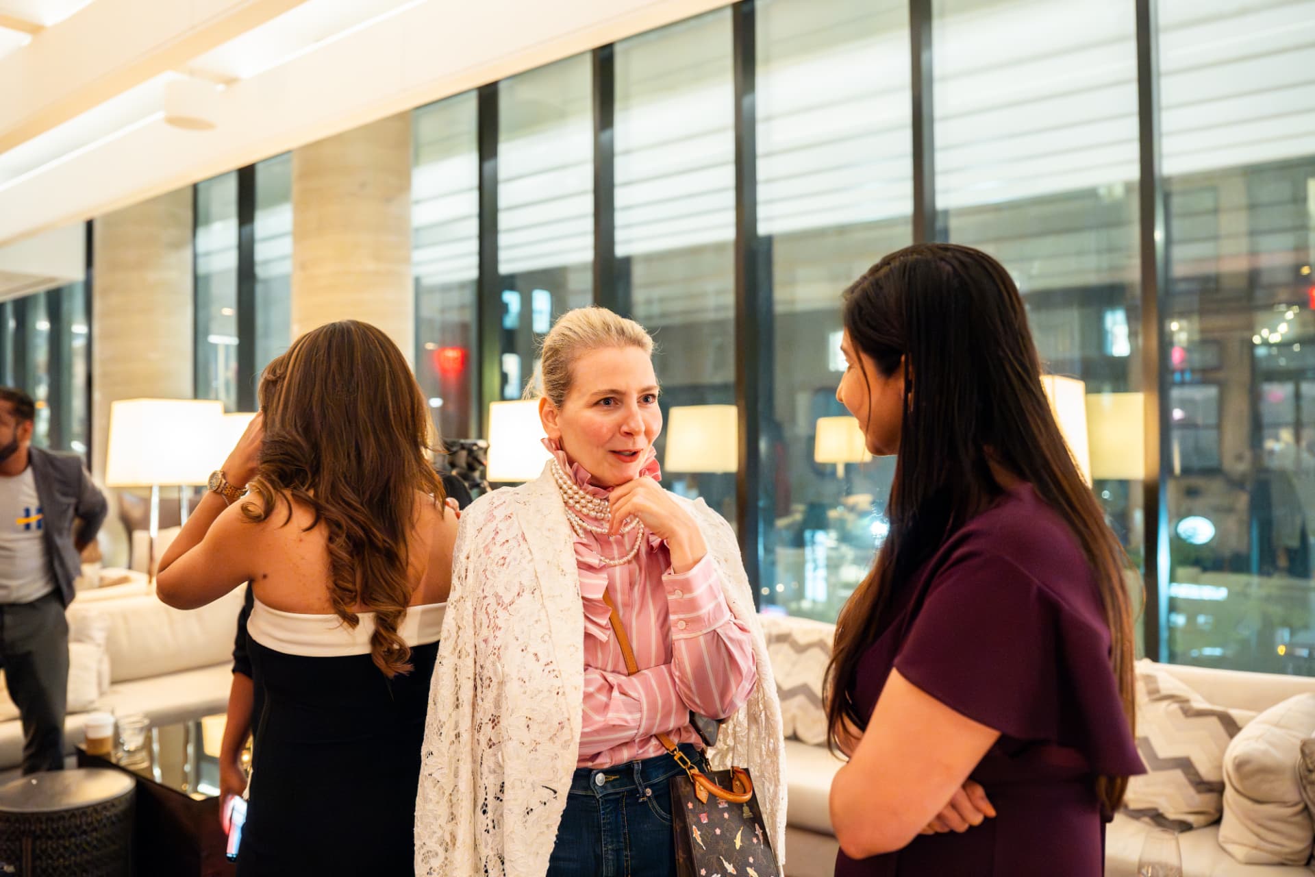 Women leaders in conversation at an Encubay evening
